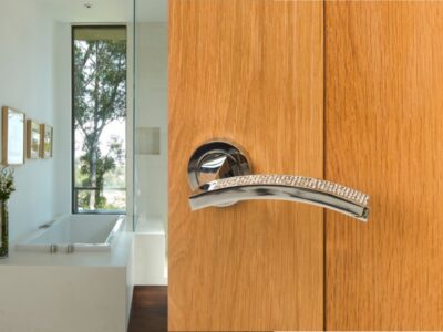 SPM167CPCR_on_Oak_Door_RoomScene_HiRes SPM167CPCR_on_Oak_Door_RoomScene_HiRes
